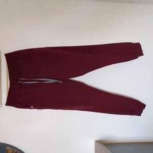 Figs Zamora Jogger Scrub Pant - M / Burgundy